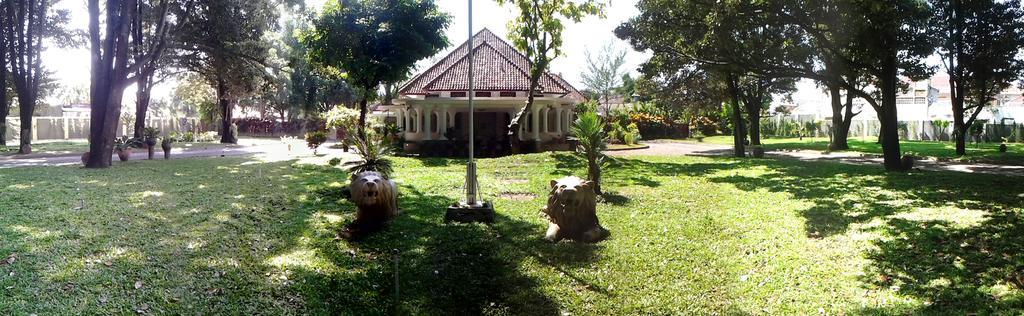 Hôtel Omah Kertonegoro à Yogyakarta Extérieur photo