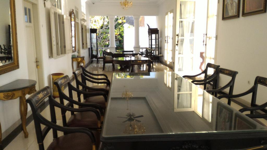 Hôtel Omah Kertonegoro à Yogyakarta Extérieur photo