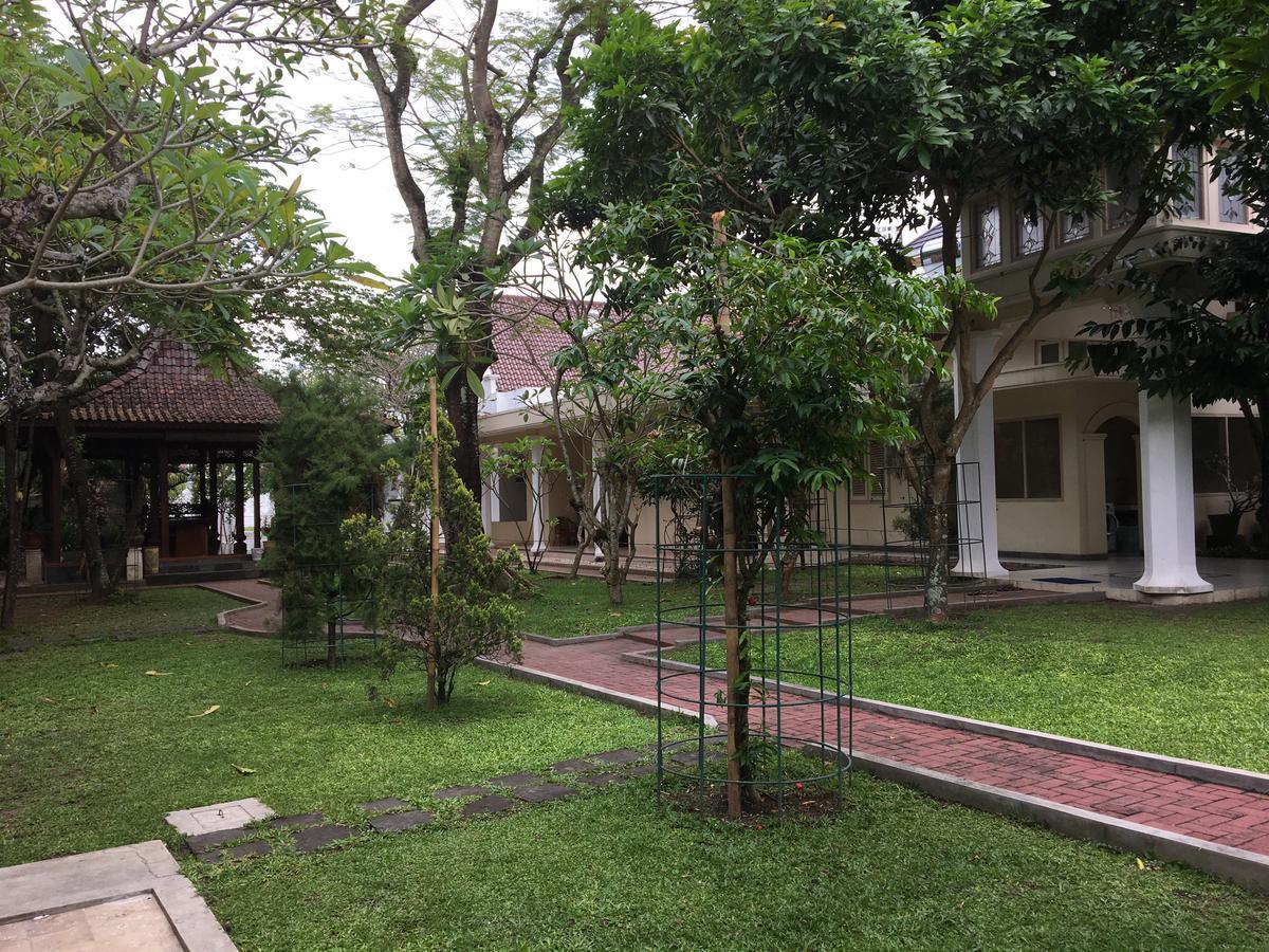 Hôtel Omah Kertonegoro à Yogyakarta Extérieur photo